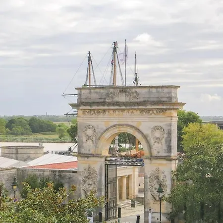 Daire Cote Cour - En Plein Centre-ville & Proche Des Thermes Rochefort (Charente-Maritime)
