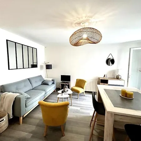 Cote Cour - En Plein Centre-ville & Proche Des Thermes Appartement Rochefort (Charente-Maritime)