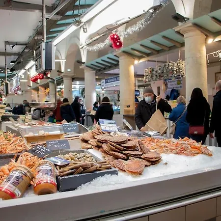 Appartement Cote Cour - En Plein Centre-ville & Proche Des Thermes *