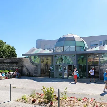 Daire Cote Cour - En Plein Centre-ville & Proche Des Thermes Rochefort (Charente-Maritime)