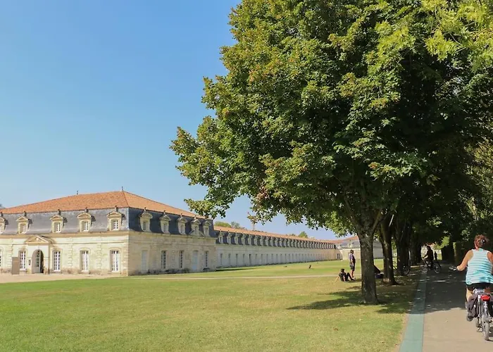 Côté Cour - En Plein Centre-ville&proche Des Thermes Rochefort (Charente-Maritime)